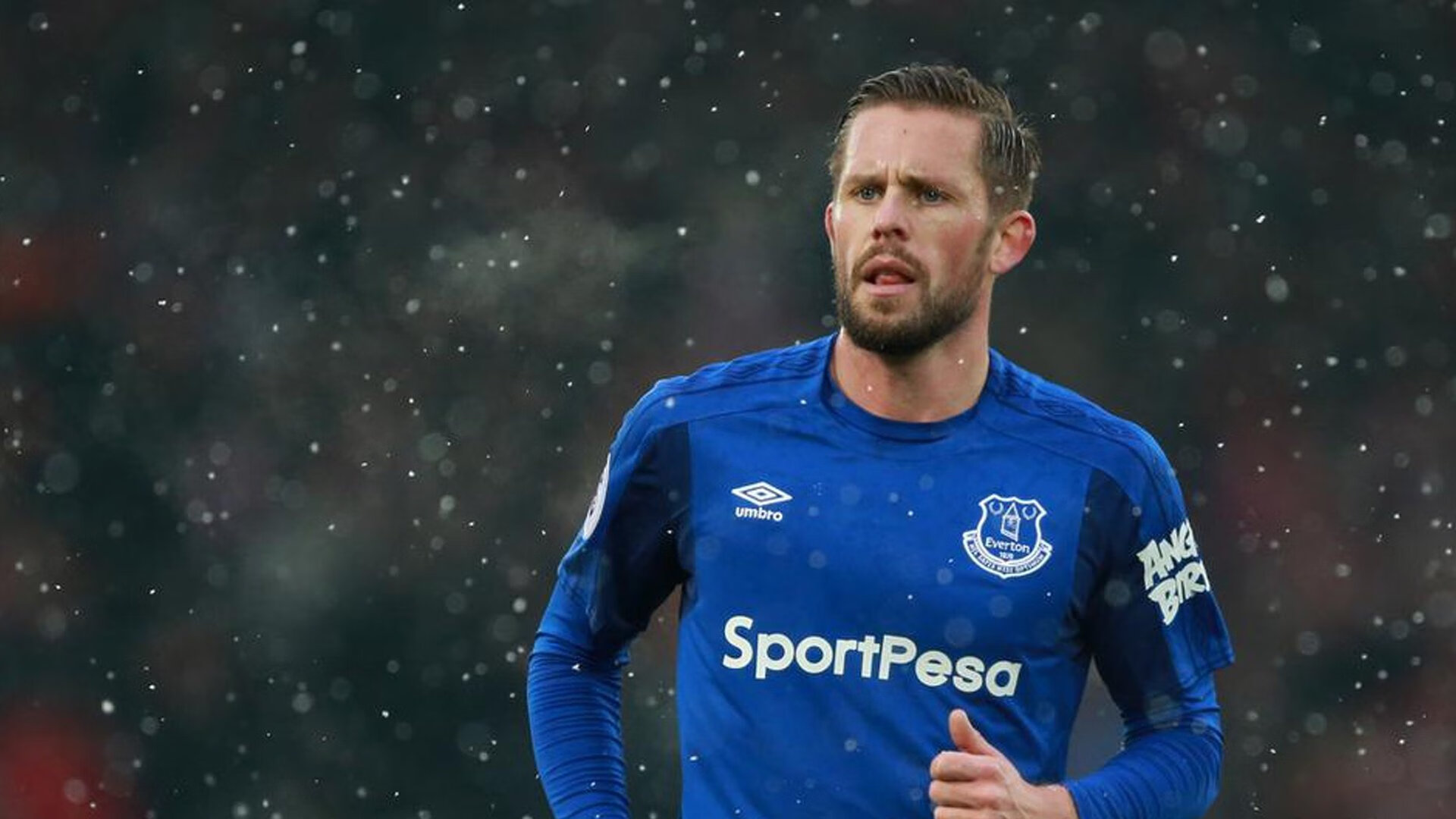 火箭火力压制上海队，约基奇在欧冠半决赛接管比赛，跨越篮球世界的统治力交响